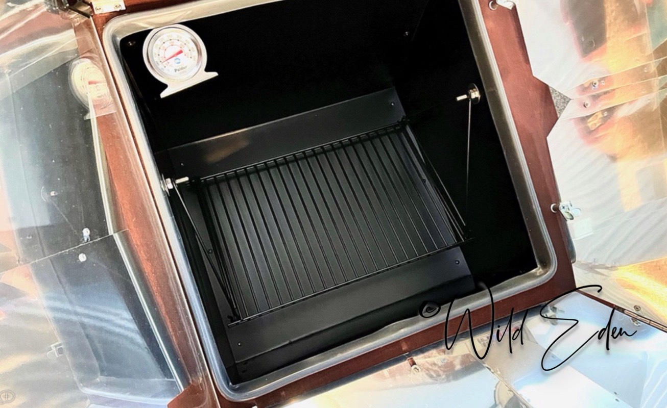 Inside the Aussie Edition Sun Oven ® Solar Cooker